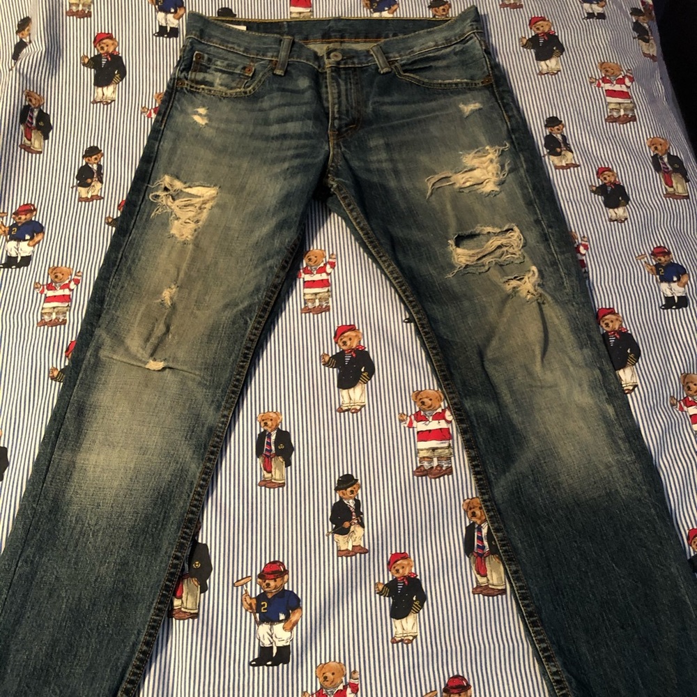 Levi’s men’s distress jeans